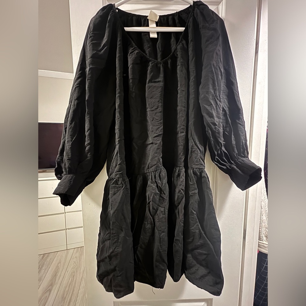 Black Women's Long Puff-Sleeve dress